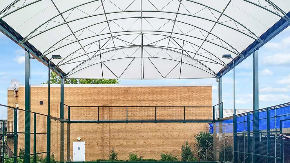 Roofed padel court: an all-weather and versatile option