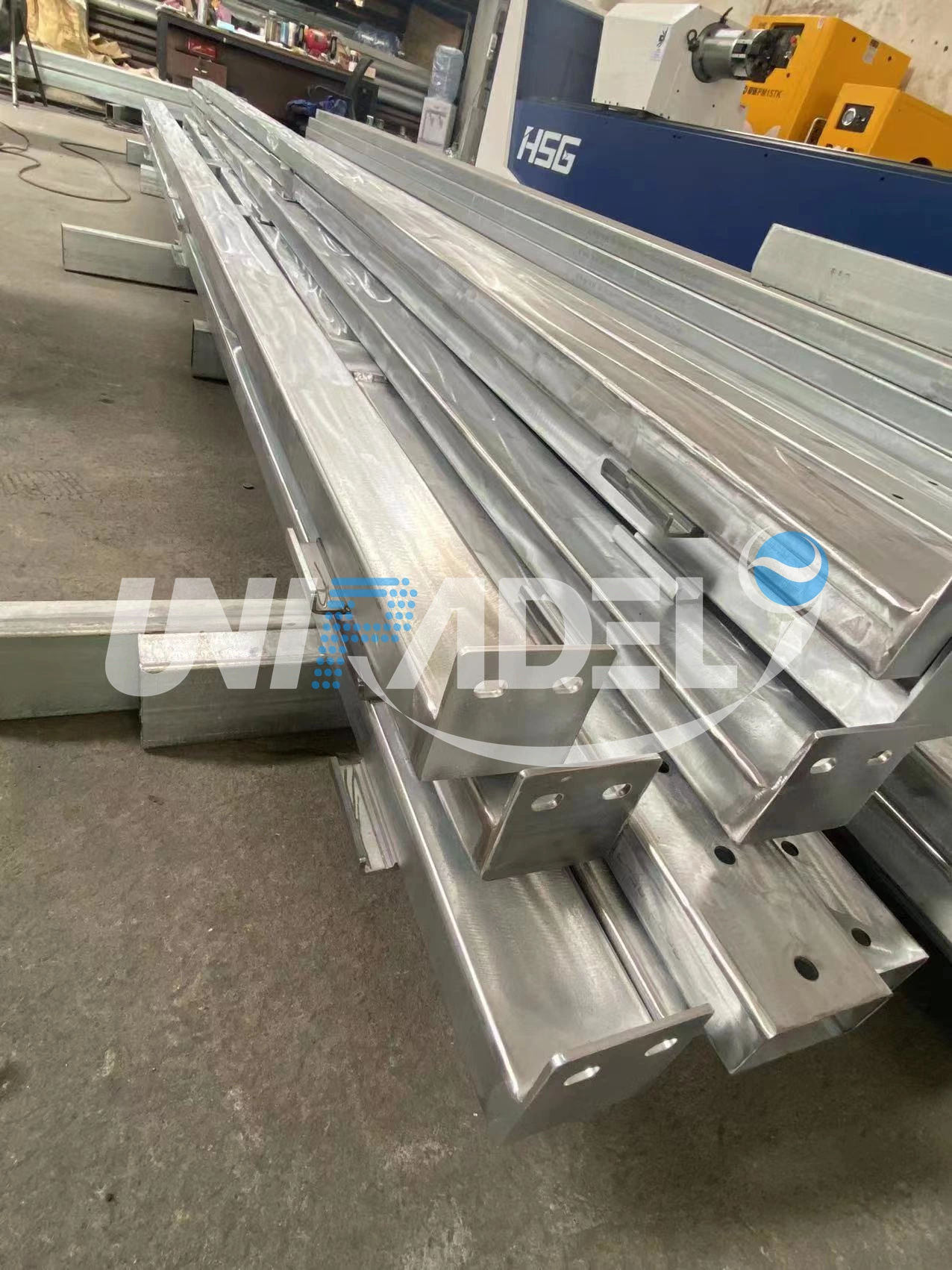 Panoramic padel courts production needs