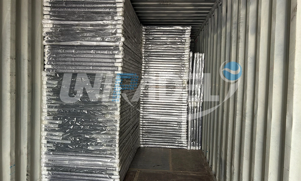 Six Padel Courts Sent to Chile