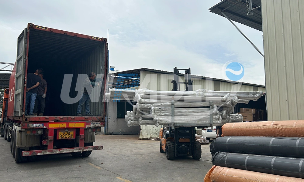 Six Padel Courts Sent to Chile