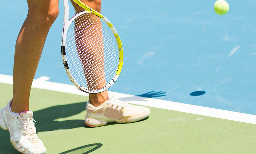 What is the difference between padel and tennis?