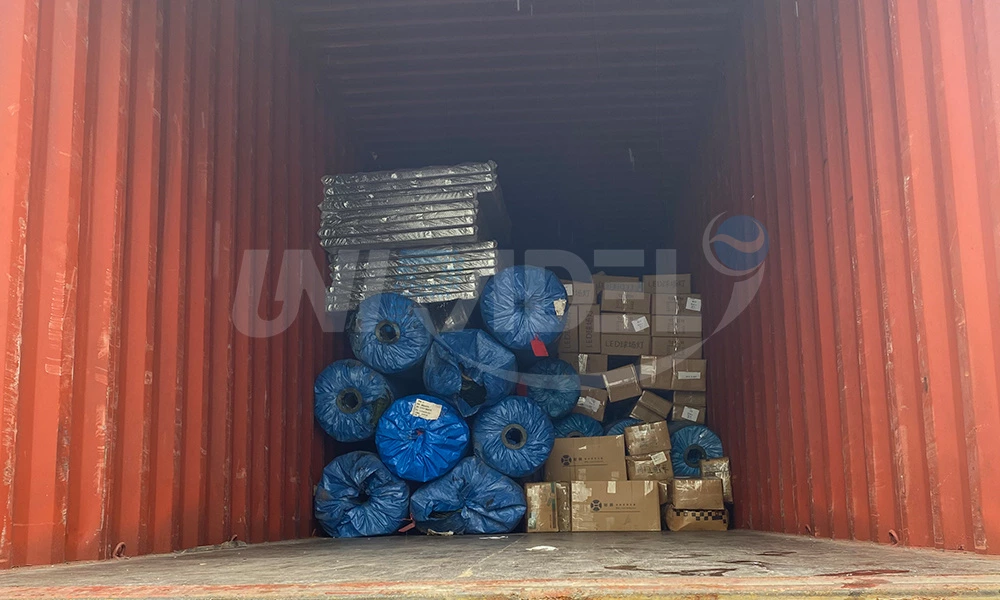 Bolivia padel courts shipping (black court)