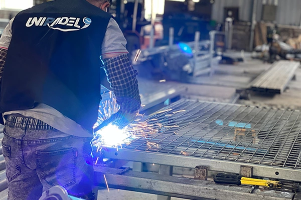 Mesh Welding:Point to point.More stable &Silent